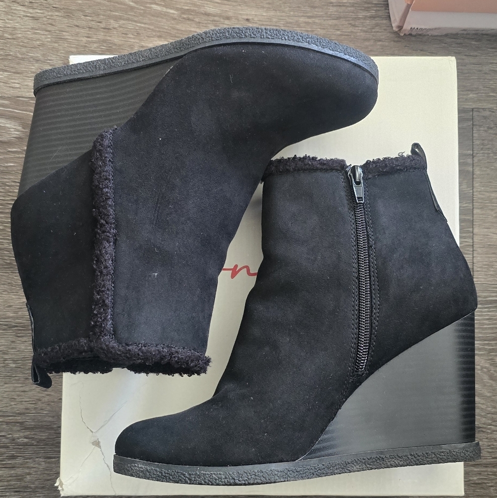 Wonderly Black Ankle Booties with Wedge Heel